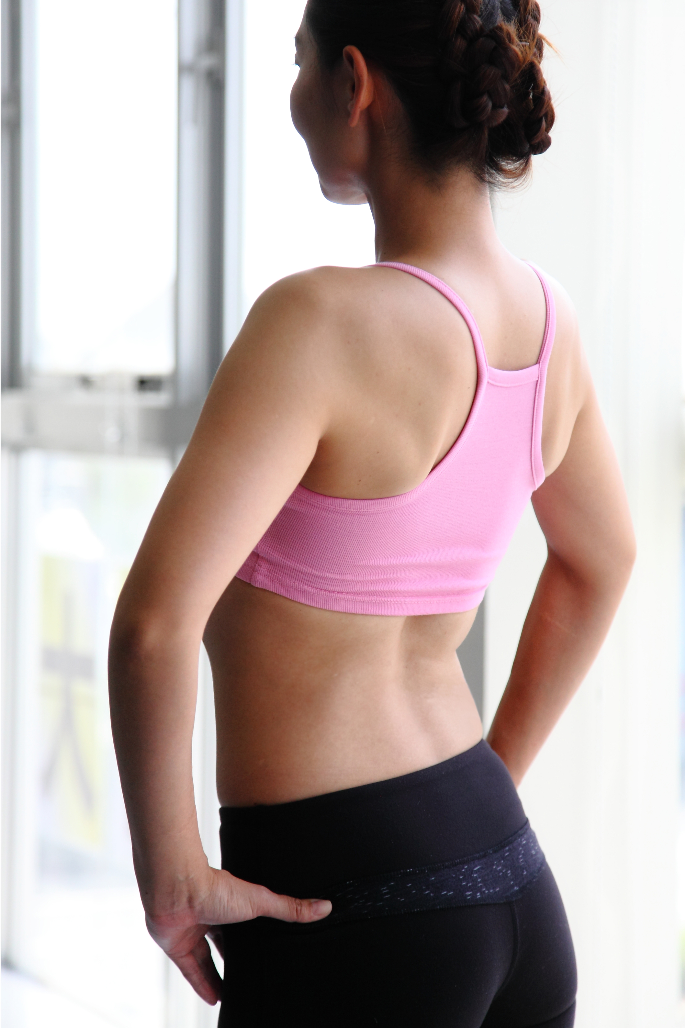 あなたの 美姿勢 をつくるために筋トレを 68 美脚 美尻 美背中 の立ち姿美人のボディメイクにかけては静岡県で唯一